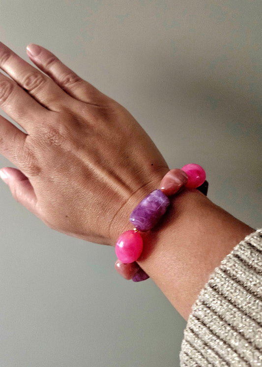 Handemaakte-kralenarmband-grote-kralen-paars-roze