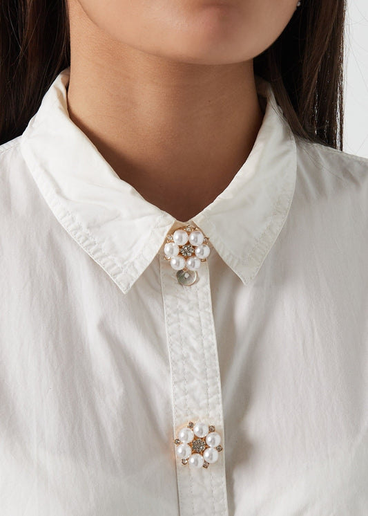 Button cover witte bloem met parels