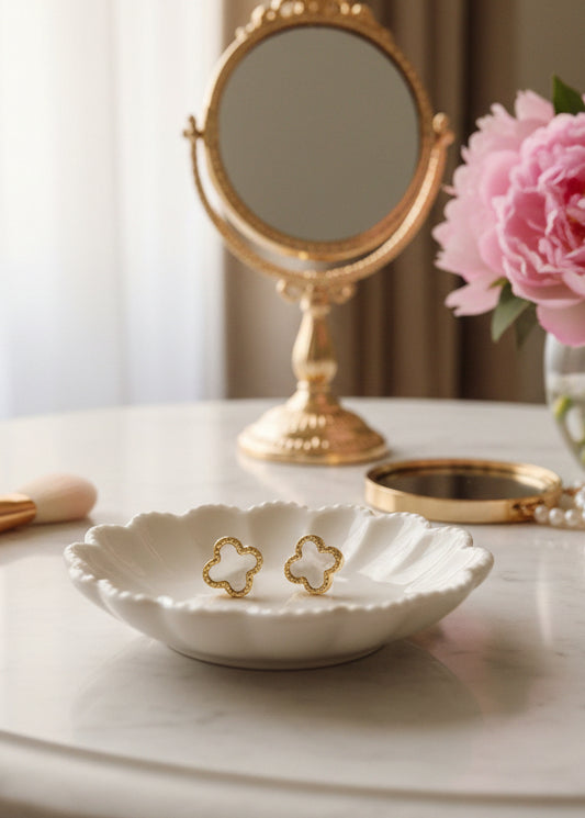 Stevige oorsteker klavers met parelmoer