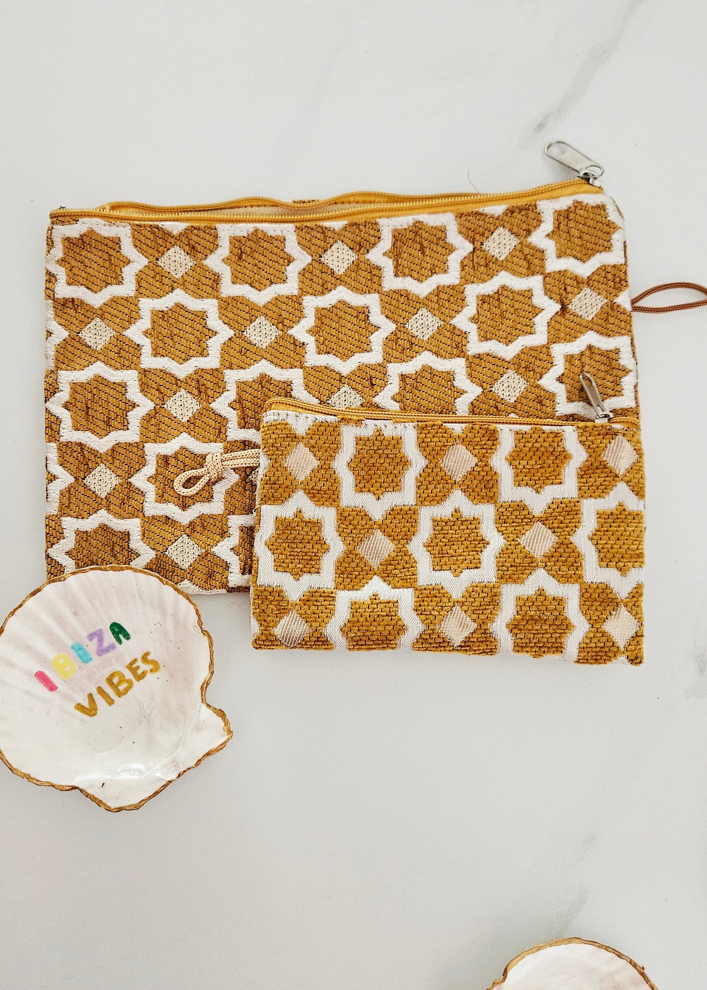 Geel goud make up tasje of clutch met marokkaans patroon