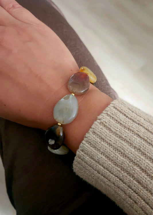 Handgemaakte-kralenarmband-acrylkralen-grote-by-anoor
