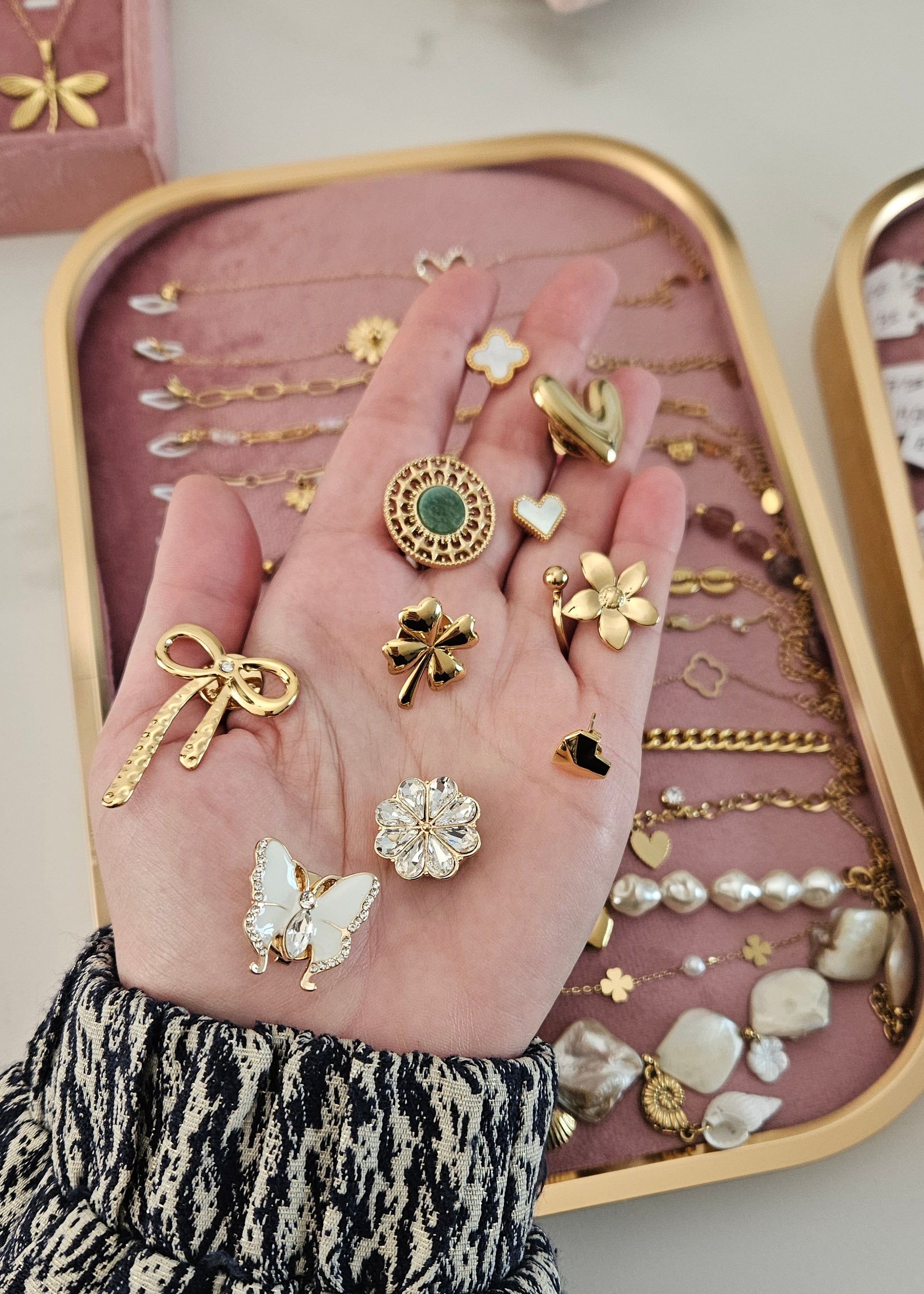 Fashion trend hacks broches ring button covers