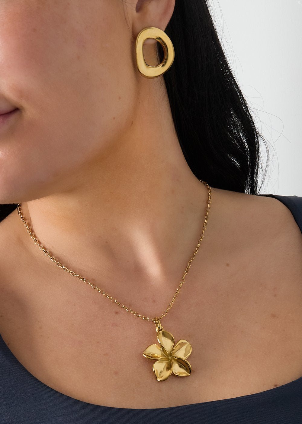 Gouden ketting Ivy grote bloem bedel