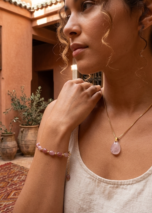 Ketting en armband natuursteen roze lichtroze