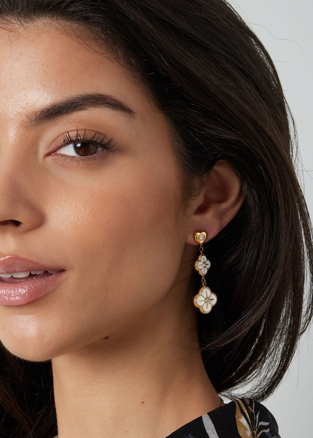 Lange oorbellen covers wit by anoor