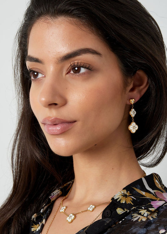 Oorhangers witte clovers klavers bloemen