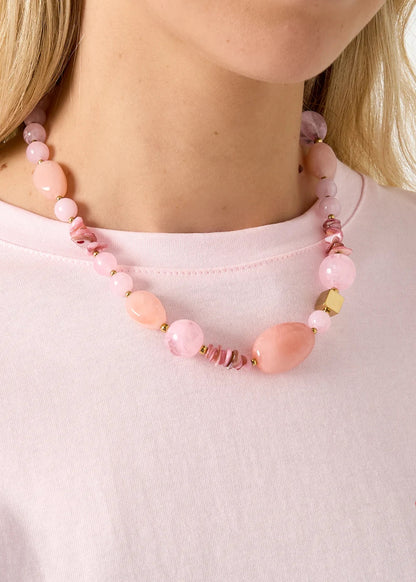 Roze hippe kralenketting grote acryl kralen