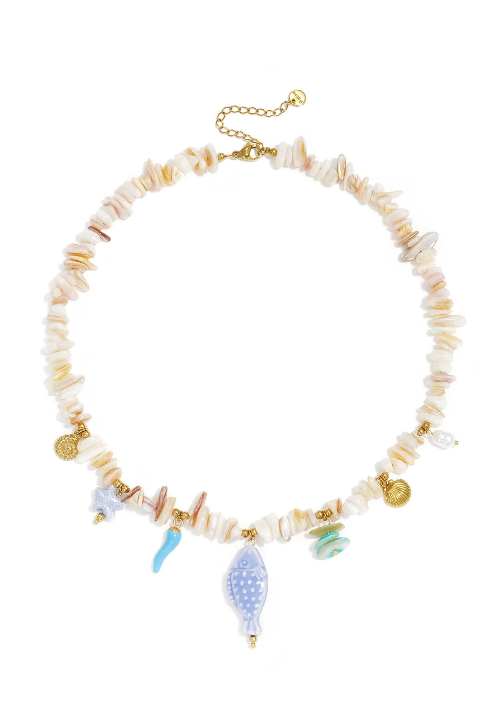 Schelpenketting met beige schelpen en bedels vis en schelpjes