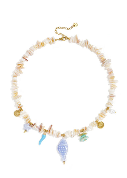 Schelpenketting met beige schelpen en bedels vis en schelpjes