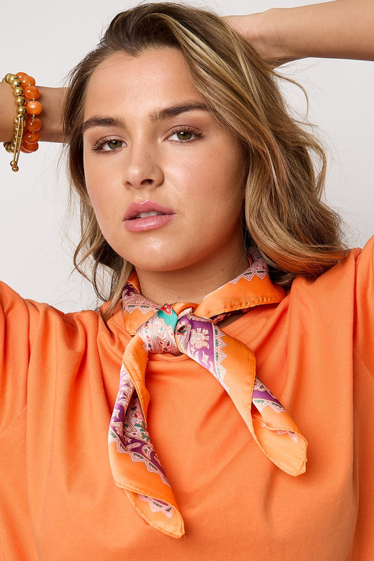 Zomersjaaltje summer scarf oranje glanzend